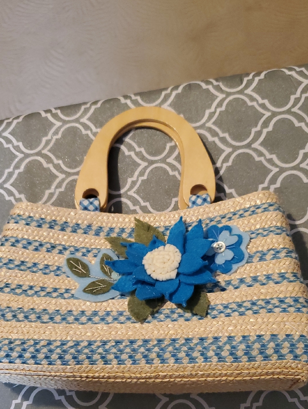 Straw Pirse With Wood Handles
